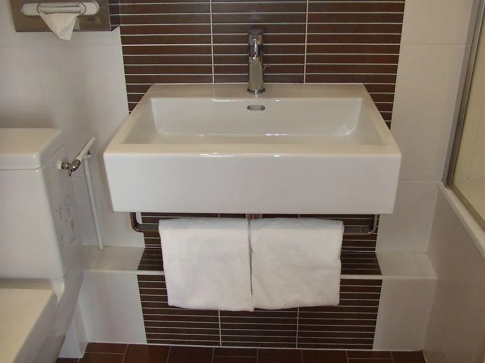 Ibis Paris Gare Du Nord Tgv Hotel